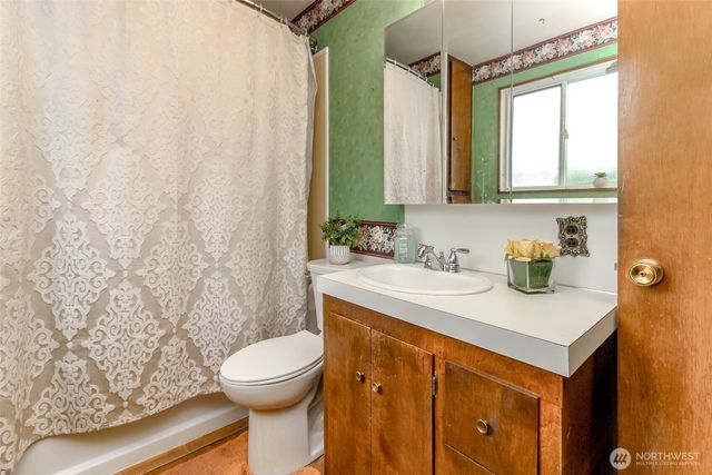 215 E 48th St, Tacoma, WA 98404