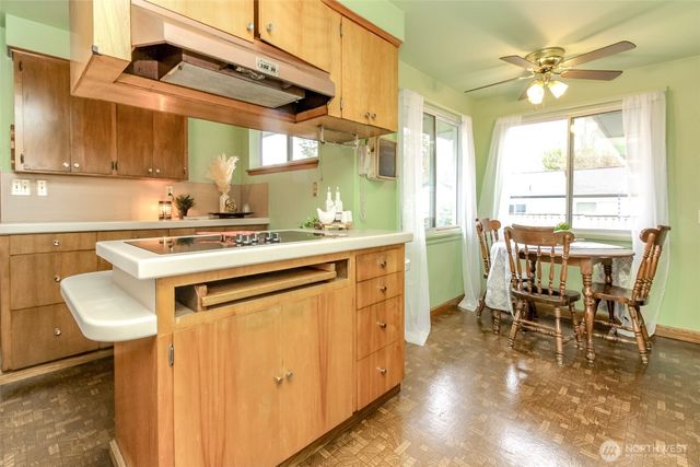 215 E 48th St, Tacoma, WA 98404