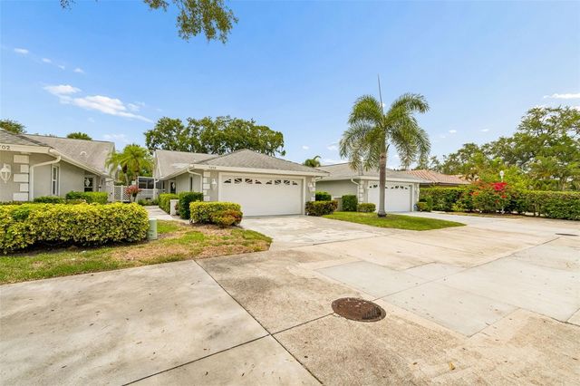 7656 PALM AIRE LANE, Sarasota, FL 34243
