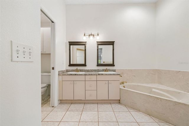 7656 PALM AIRE LANE, Sarasota, FL 34243