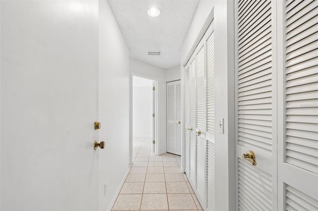 7656 PALM AIRE LANE, Sarasota, FL 34243