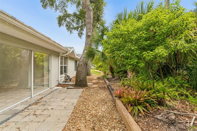 7656 PALM AIRE LANE, Sarasota, FL 34243