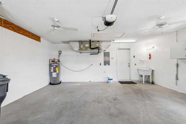 7656 PALM AIRE LANE, Sarasota, FL 34243