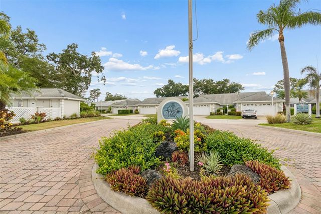 7656 PALM AIRE LANE, Sarasota, FL 34243