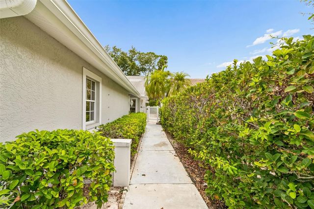 7656 PALM AIRE LANE, Sarasota, FL 34243