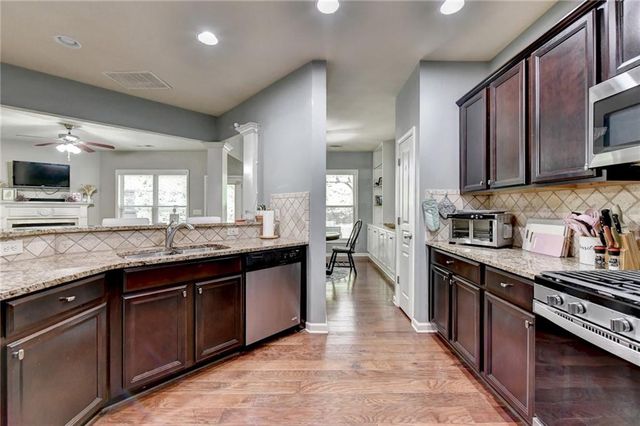 5880 Vista Brook Drive, Suwanee, GA 30024