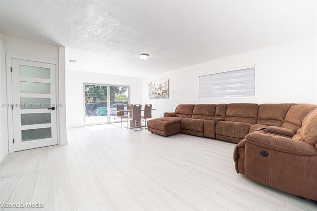 1090 NW 197th Ter, Miami Gardens, FL 33169