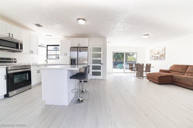 1090 NW 197th Ter, Miami Gardens, FL 33169