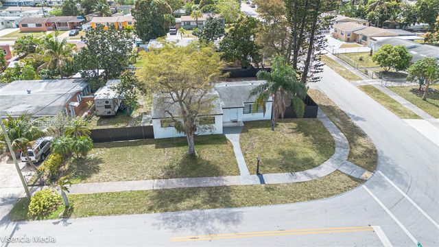 1090 NW 197th Ter, Miami Gardens, FL 33169