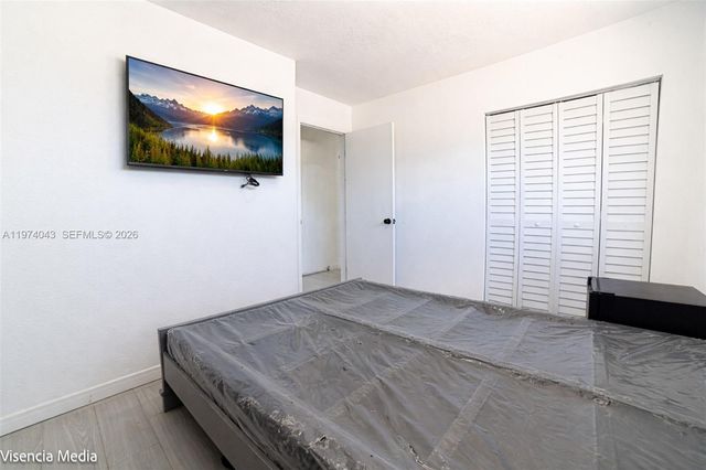 1090 NW 197th Ter, Miami Gardens, FL 33169