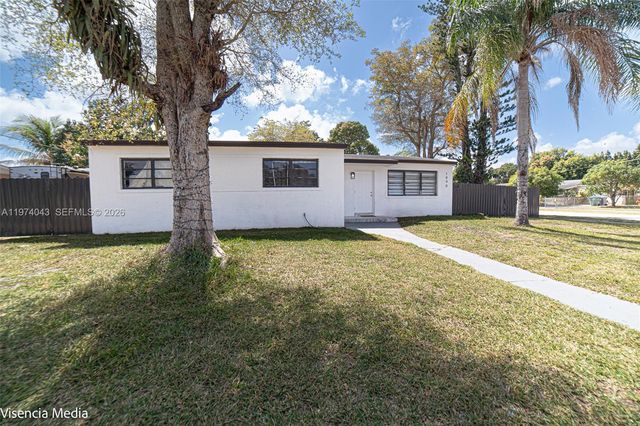 1090 NW 197th Ter, Miami Gardens, FL 33169