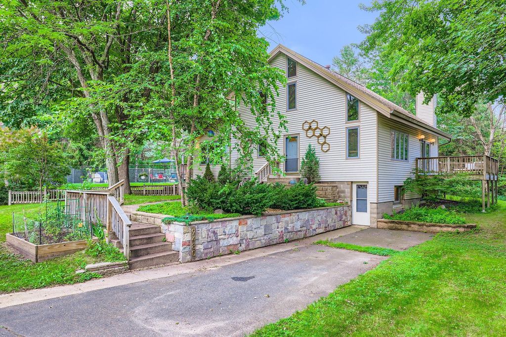 9480 206th Street N, Forest Lake, MN 55025