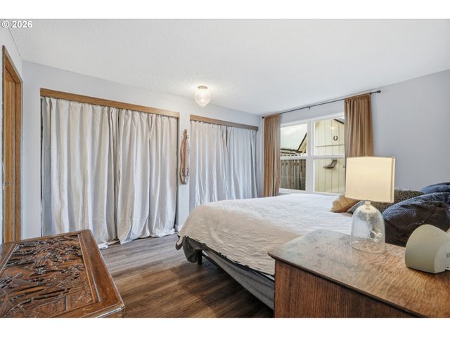 16641 Se NAEGELI Dr, Portland, OR 97236