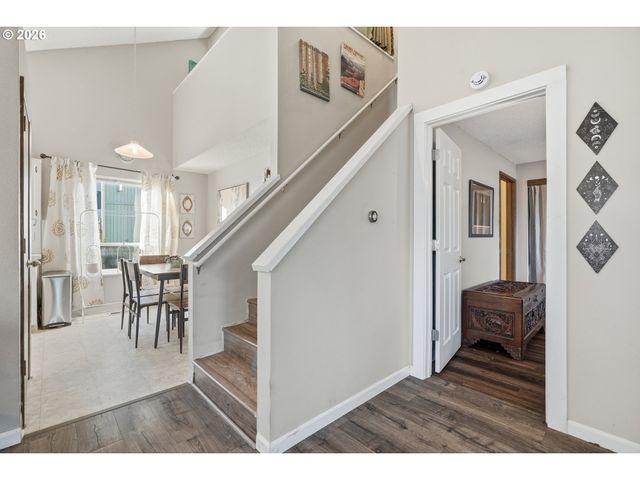 16641 Se NAEGELI Dr, Portland, OR 97236