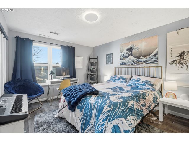 16641 Se NAEGELI Dr, Portland, OR 97236