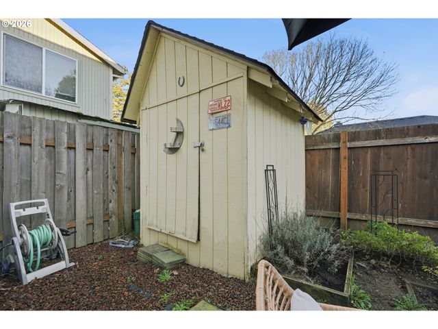 16641 Se NAEGELI Dr, Portland, OR 97236