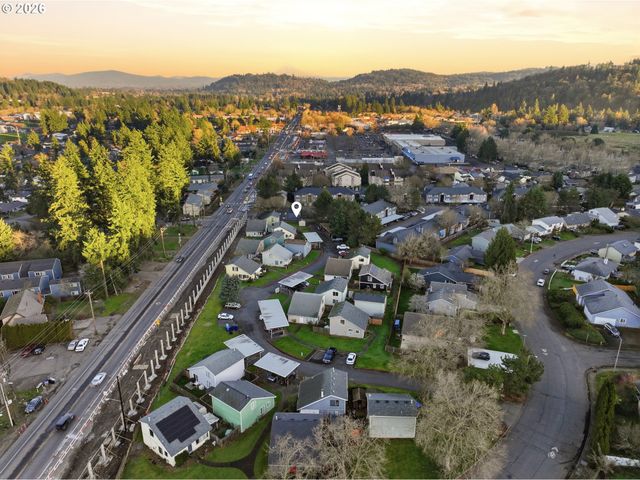 16641 Se NAEGELI Dr, Portland, OR 97236