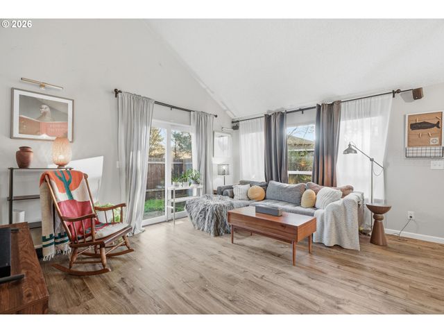 16641 Se NAEGELI Dr, Portland, OR 97236