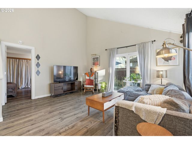 16641 Se NAEGELI Dr, Portland, OR 97236