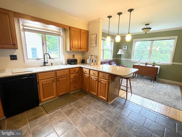 215 STEFFIE DR, Mount Wolf, PA 17347