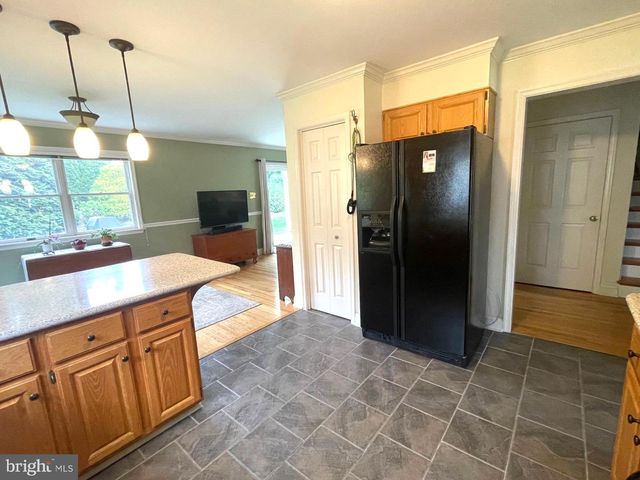 215 STEFFIE DR, Mount Wolf, PA 17347