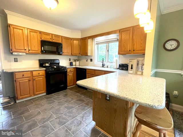 215 STEFFIE DR, Mount Wolf, PA 17347