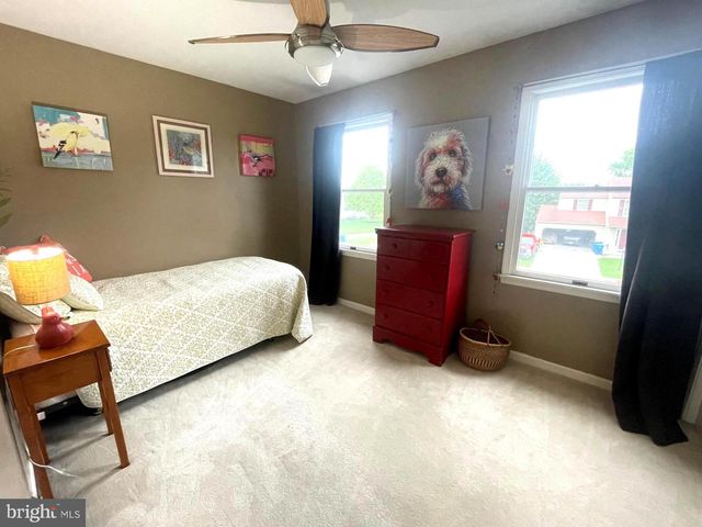 215 STEFFIE DR, Mount Wolf, PA 17347