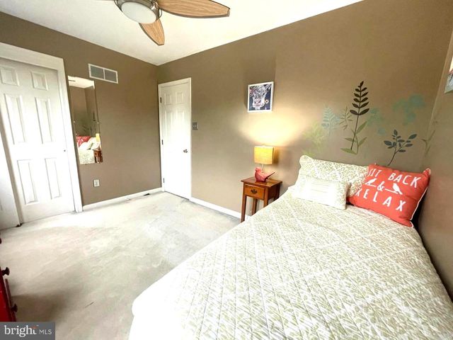215 STEFFIE DR, Mount Wolf, PA 17347
