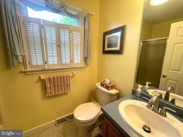215 STEFFIE DR, Mount Wolf, PA 17347