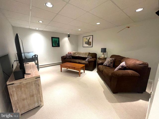 215 STEFFIE DR, Mount Wolf, PA 17347