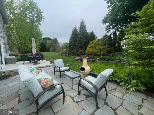 215 STEFFIE DR, Mount Wolf, PA 17347