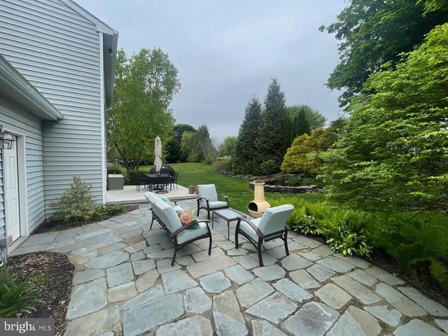 215 STEFFIE DR, Mount Wolf, PA 17347