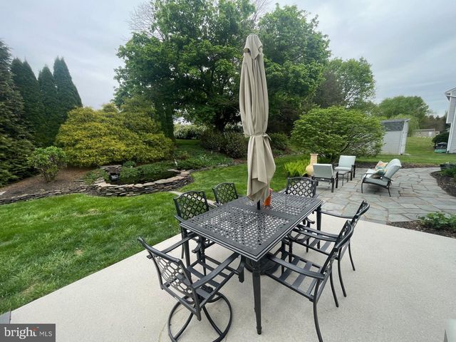 215 STEFFIE DR, Mount Wolf, PA 17347