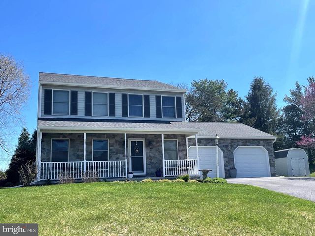 215 STEFFIE DR, Mount Wolf, PA 17347