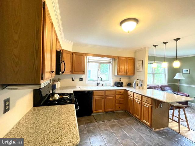 215 STEFFIE DR, Mount Wolf, PA 17347
