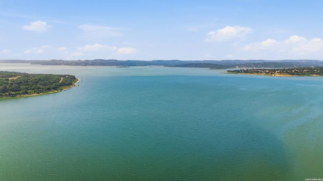 142 Bluejay Ct, Canyon Lake, TX 78133