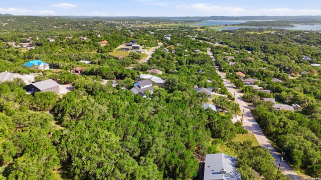 142 Bluejay Ct, Canyon Lake, TX 78133