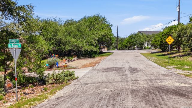 142 Bluejay Ct, Canyon Lake, TX 78133