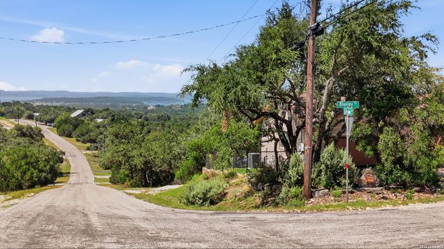 142 Bluejay Ct, Canyon Lake, TX 78133