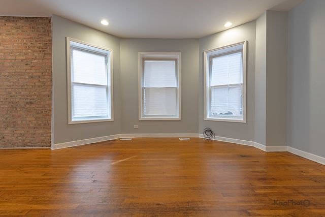 7750 S Saginaw Avenue 1, Chicago, IL 60649