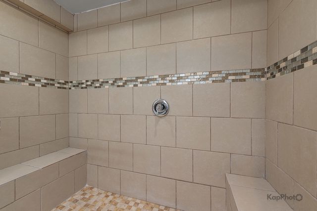 7750 S Saginaw Avenue 1, Chicago, IL 60649