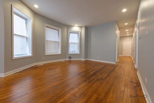 7750 S Saginaw Avenue 1, Chicago, IL 60649