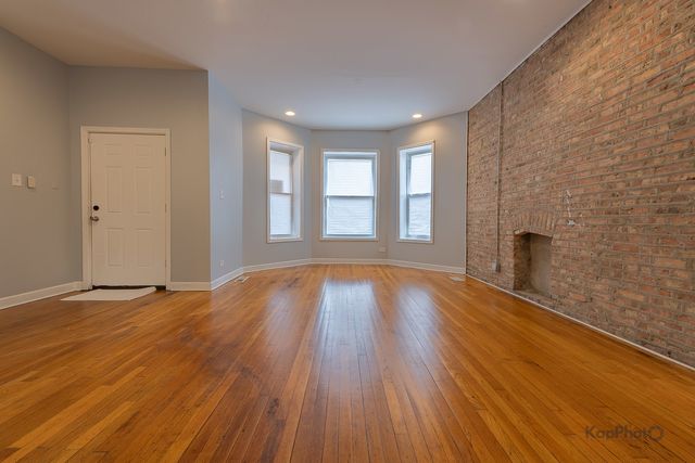 7750 S Saginaw Avenue 1, Chicago, IL 60649