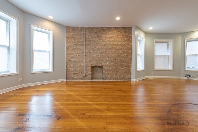 7750 S Saginaw Avenue 1, Chicago, IL 60649