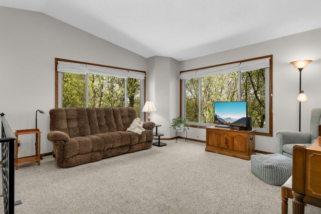 900 Garrison Court, Burnsville, MN 55337