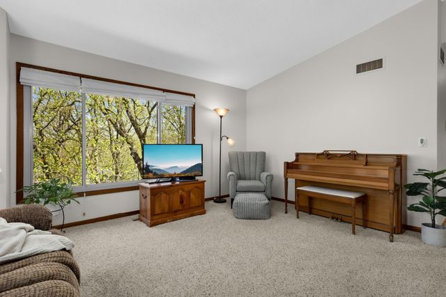 900 Garrison Court, Burnsville, MN 55337