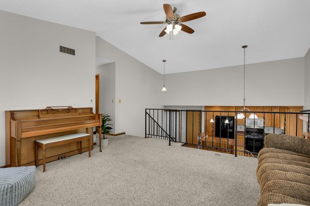 900 Garrison Court, Burnsville, MN 55337