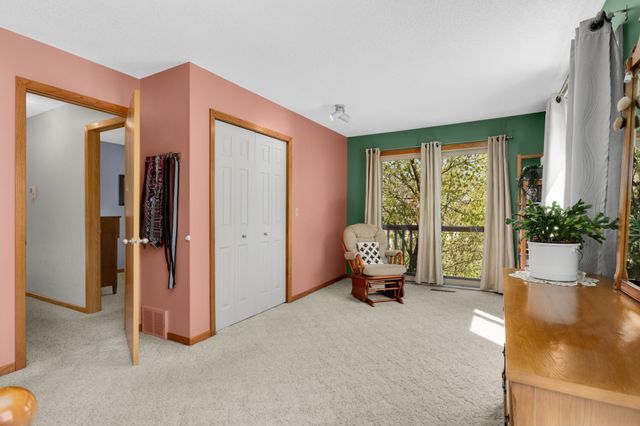 900 Garrison Court, Burnsville, MN 55337