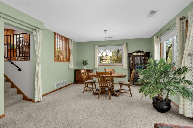 900 Garrison Court, Burnsville, MN 55337