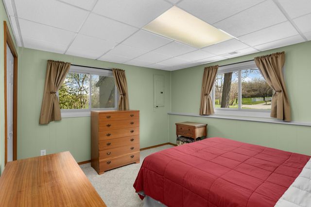 900 Garrison Court, Burnsville, MN 55337